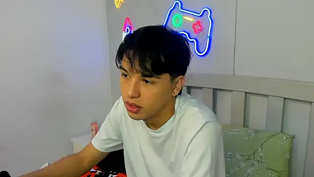 Snapshot of StiwenTwink chatting on 12, 10, 2025 StiwenTwink online show from 12, 10, 2025