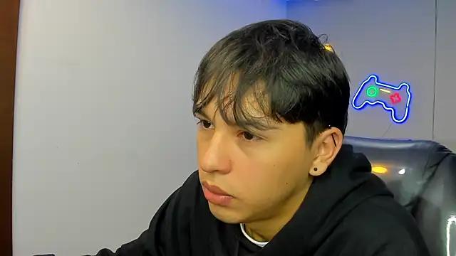 Snapshot of StiwenTwink chatting on 27, 10, 2025 StiwenTwink online show from 27, 10, 2025