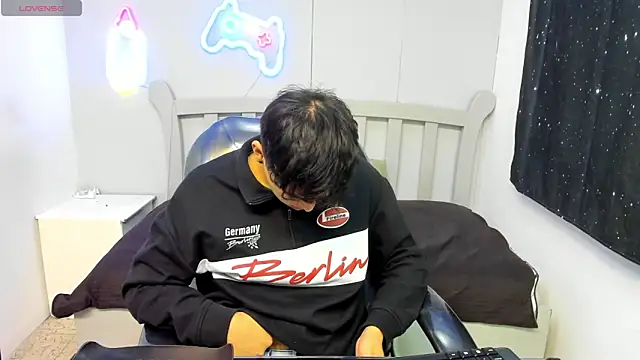 Snapshot of StiwenTwink chatting on 15, 11, 2025 StiwenTwink online show from 15, 11, 2025