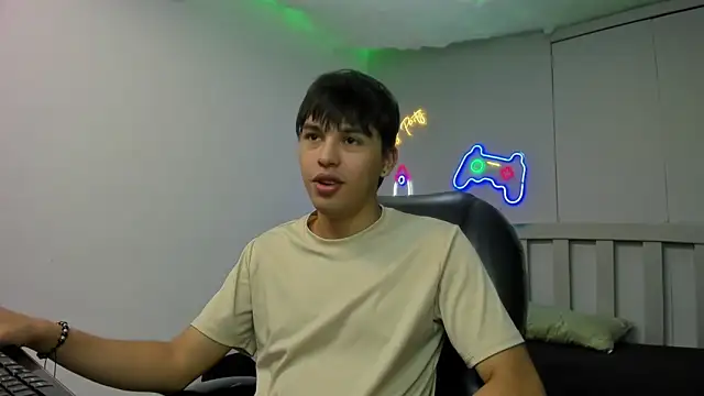 StiwenTwink online show from 5, 12, 2025