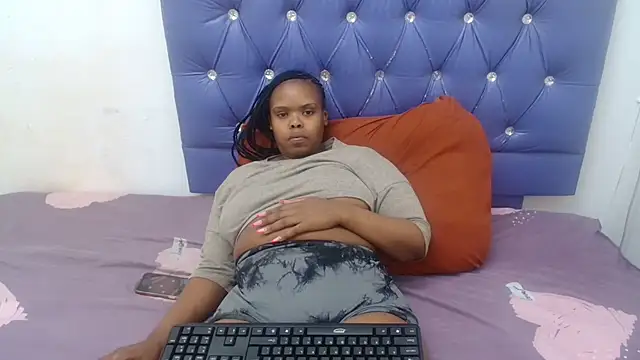 Snapshot of XYummyDoll32 chatting on 22, 10, 2025 XYummyDoll32 online show from 22, 10, 2025