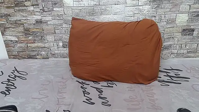 Snapshot of XYummyDoll32 chatting on 25, 10, 2025 XYummyDoll32 online show from 25, 10, 2025