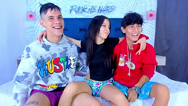 Snapshot of Youngs_Wild chatting on 5, 10, 2025 Youngs Wild online show from 5, 10, 2025