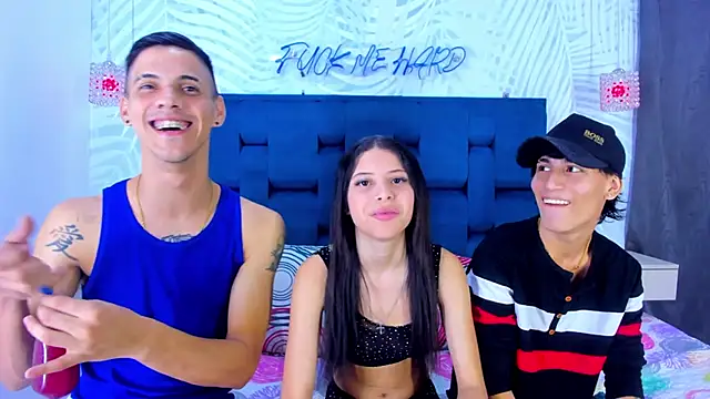 Snapshot of Youngs_Wild chatting on 8, 10, 2025 Youngs Wild online show from 8, 10, 2025