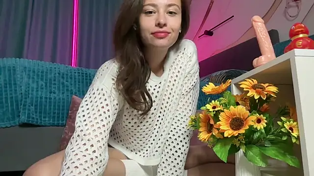 Snapshot of erikaa_miuu chatting on 17, 10, 2025 erikaa miuu online show from 17, 10, 2025