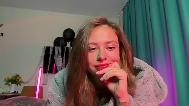 Snapshot of erikaa_miuu chatting on 30, 10, 2025 erikaa miuu online show from 30, 10, 2025