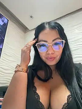 Aurora-Hernandez online show from 7, 10, 2025