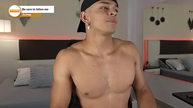 Snapshot of DanteeStone chatting on 1, 10, 2025 DanteeStone online show from 1, 10, 2025