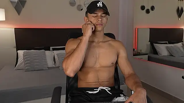 Snapshot of DanteeStone chatting on 10, 10, 2025 DanteeStone online show from 10, 10, 2025