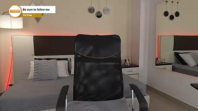 Snapshot of DanteeStone chatting on 17, 10, 2025 DanteeStone online show from 17, 10, 2025