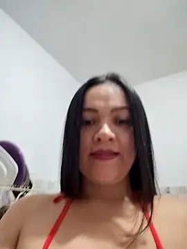 LindaSalo33 online show from 5, 12, 2025