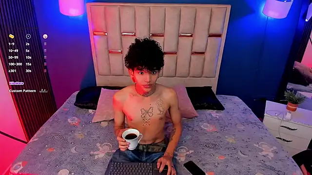 Snapshot of todoroki_g chatting on 23, 10, 2025 todoroki g online show from 23, 10, 2025