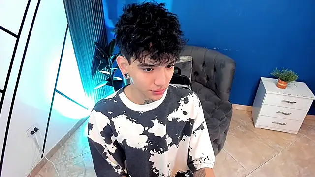 Snapshot of todoroki_g chatting on 19, 12, 2025 todoroki g online show from 19, 12, 2025