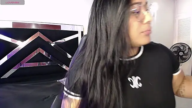 Snapshot of CataleyaMoonroe chatting on 29, 10, 2025 CataleyaMoonroe online show from 29, 10, 2025