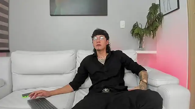 SteveDickson  online show from 26, 10, 2025