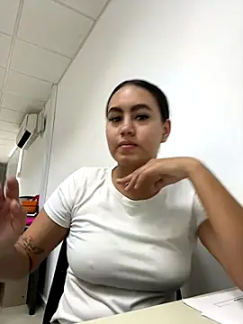 Snapshot of Sofi_kim_ chatting on 28, 10, 2025 Sofi kim online show from 28, 10, 2025