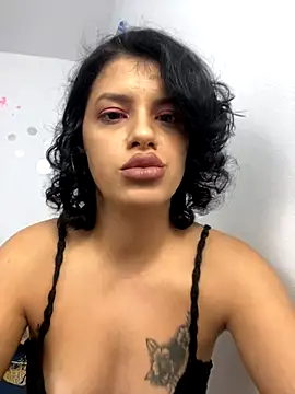 Snapshot of VanessaMille chatting on 2, 10, 2025 VanessaMille online show from 2, 10, 2025