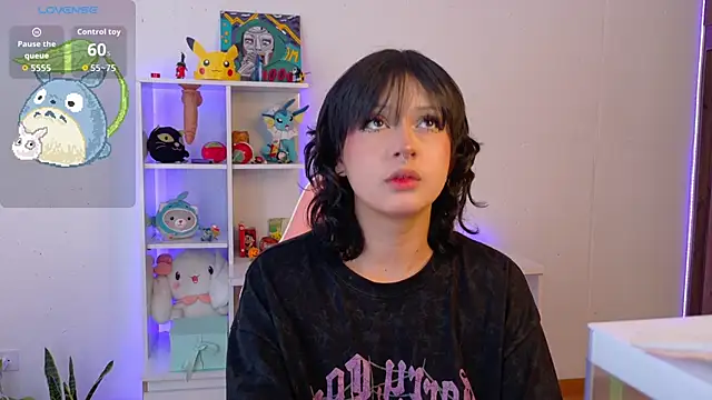 Sallie Doll online show from 14, 11, 2025