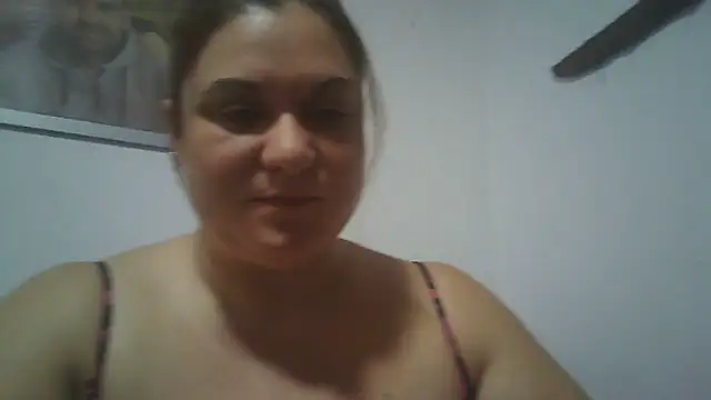 Snapshot of ades8687 chatting on 2, 10, 2025 ades8687 online show from 2, 10, 2025