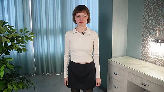 PaulaDauge online show from 4, 10, 2025