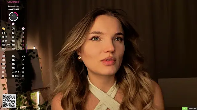 Snapshot of JulieLupo chatting on 10, 2, 2026 JulieLupo online show from 10, 2, 2026