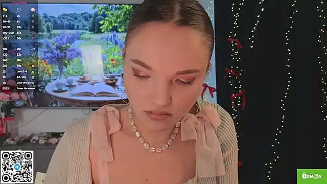 Snapshot of JulieLupo chatting on 10, 3, 2026 JulieLupo online show from 10, 3, 2026