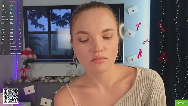 Snapshot of JulieLupo chatting on 12, 3, 2026 JulieLupo online show from 12, 3, 2026