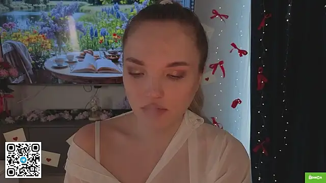 Snapshot of JulieLupo chatting on 19, 3, 2026 JulieLupo online show from 19, 3, 2026