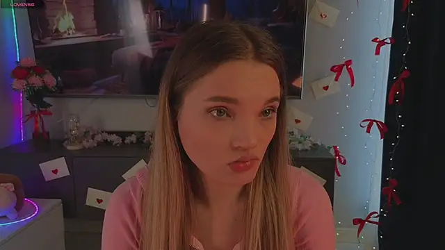 Snapshot of JulieLupo chatting on 21, 3, 2026 JulieLupo online show from 21, 3, 2026