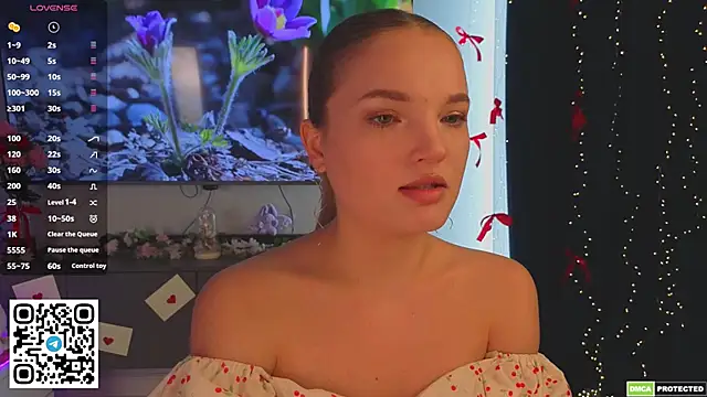 Snapshot of JulieLupo chatting on 31, 3, 2026 JulieLupo online show from 31, 3, 2026