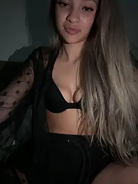 Honeyyyxo online show from 2, 10, 2025