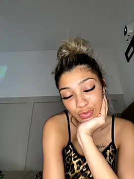 Honeyyyxo online show from 1, 11, 2025