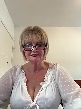 Snapshot of BoloshkaBlonda chatting on 19, 6, 2026 BoloshkaBlonda online show from 19, 6, 2026