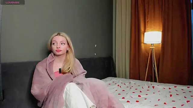 Snapshot of PocketDollX chatting on 9, 4, 2026 PocketDollX online show from 9, 4, 2026