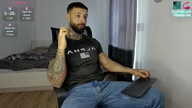 Snapshot of MasculineGuy99 chatting on 19, 11, 2025 MasculineGuy99 online show from 19, 11, 2025