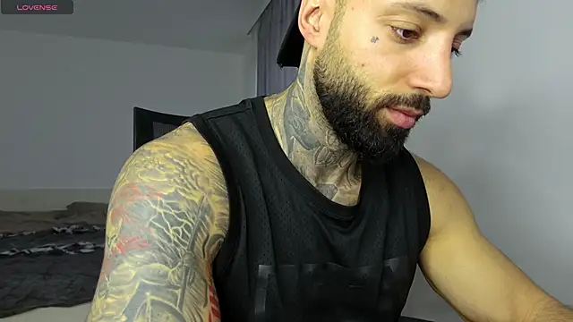 Snapshot of MasculineGuy99 chatting on 5, 12, 2025 MasculineGuy99 online show from 5, 12, 2025