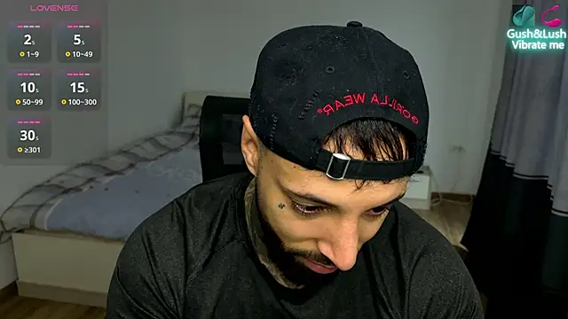 Snapshot of MasculineGuy99 chatting on 23, 12, 2025 MasculineGuy99 online show from 23, 12, 2025