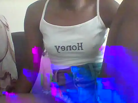 Snapshot of marociaMerl chatting on 13, 10, 2025 marociaMerl online show from 13, 10, 2025