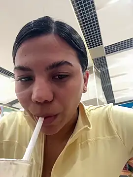 Snapshot of Pocahontas_sun chatting on 4, 11, 2025 Pocahontas sun online show from 4, 11, 2025