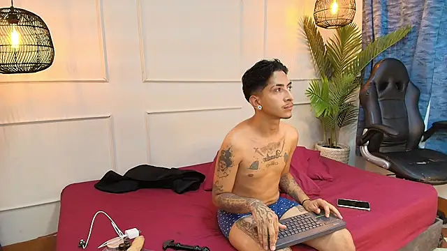 fkenneth macias online show from 11, 10, 2025