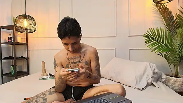 fkenneth macias online show from 21, 10, 2025