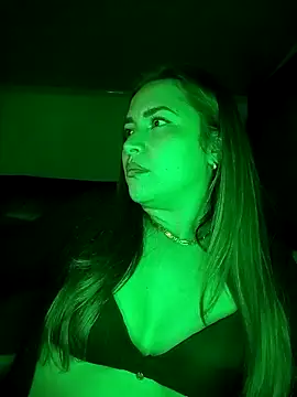 AlannadeLuna online show from 15, 12, 2025