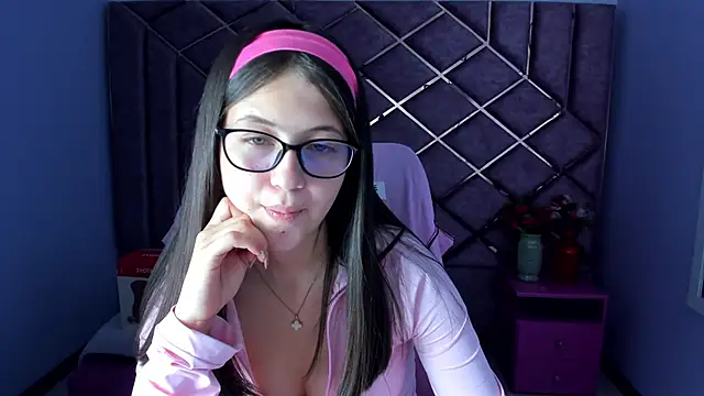 sarah sweett  online show from 30, 4, 2026