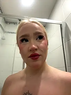 RollDolls online show from 20, 10, 2025