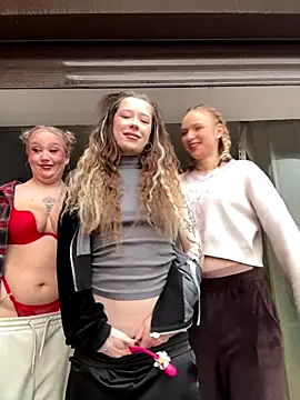 RollDolls online show from 20, 11, 2025