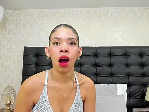 Snapshot of EmaGarcess chatting on 8, 10, 2025 EmaGarcess online show from 8, 10, 2025