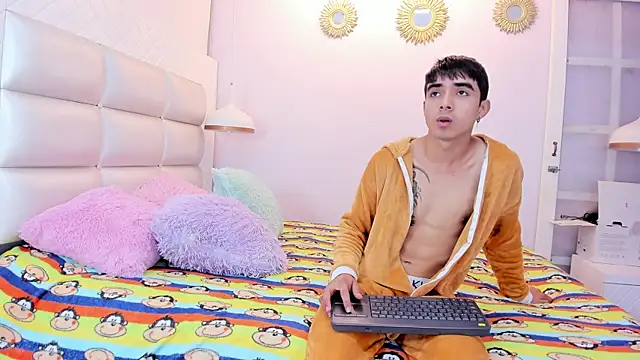 Hottie Guy online show from 14, 10, 2025