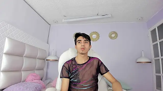 Hottie Guy online show from 4, 12, 2025