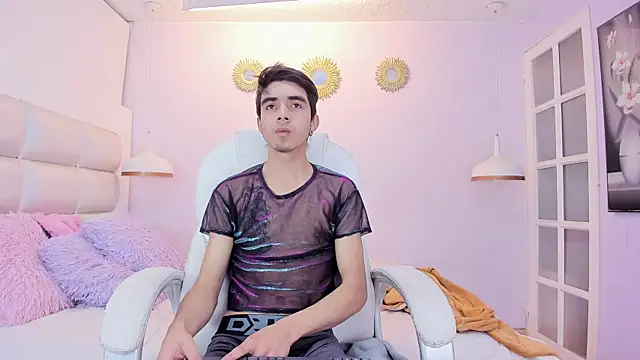 Hottie Guy online show from 5, 12, 2025