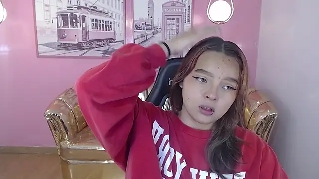 Snapshot of mia_foster_t chatting on 5, 10, 2025 mia foster t online show from 5, 10, 2025